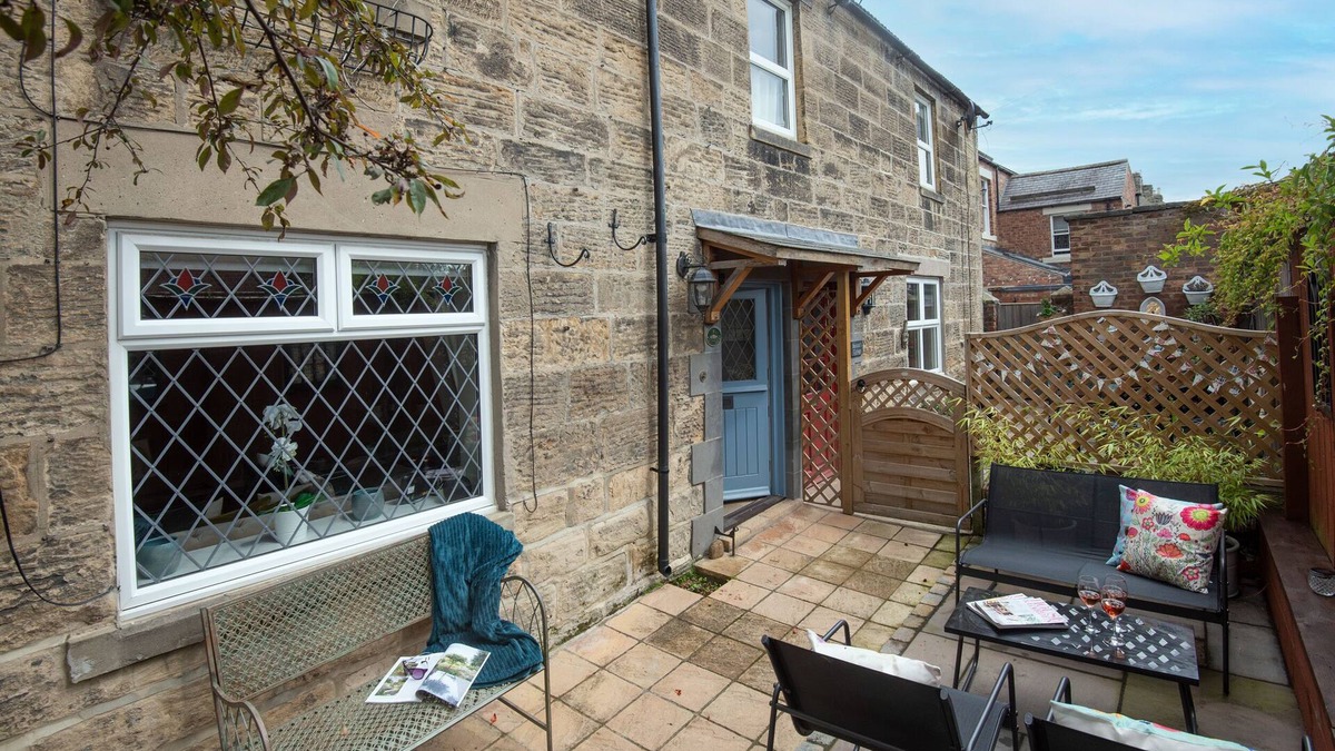 Morpeth House | OWL COTTAGE, family friendly, country holiday cottage in Morpeth