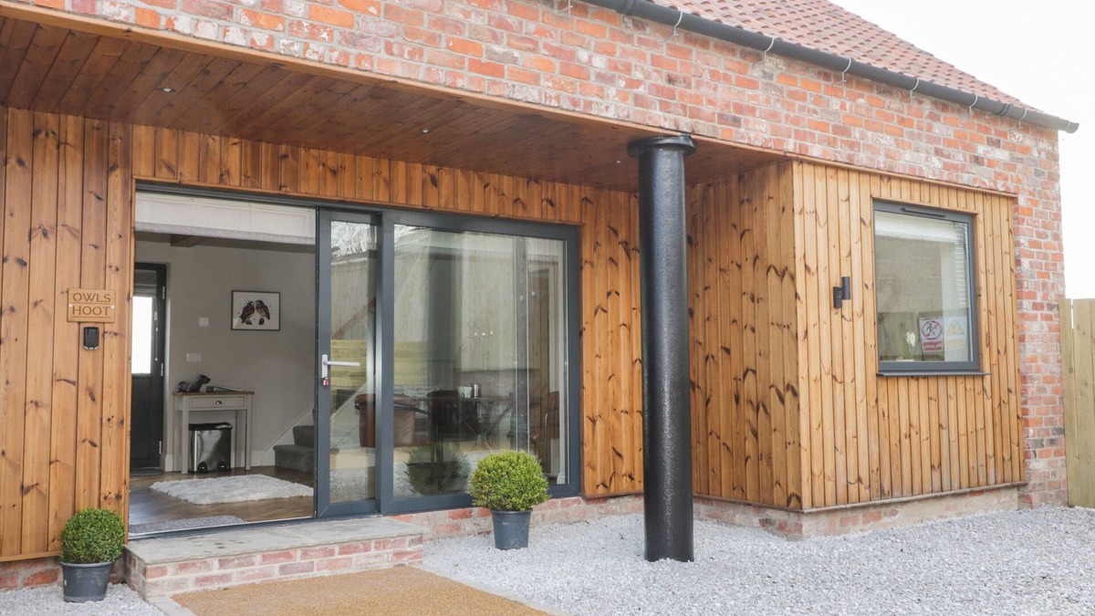 Mappleton Cottage | OWL'S HOOT, pet friendly, character holiday cottage in Burton Pidsea