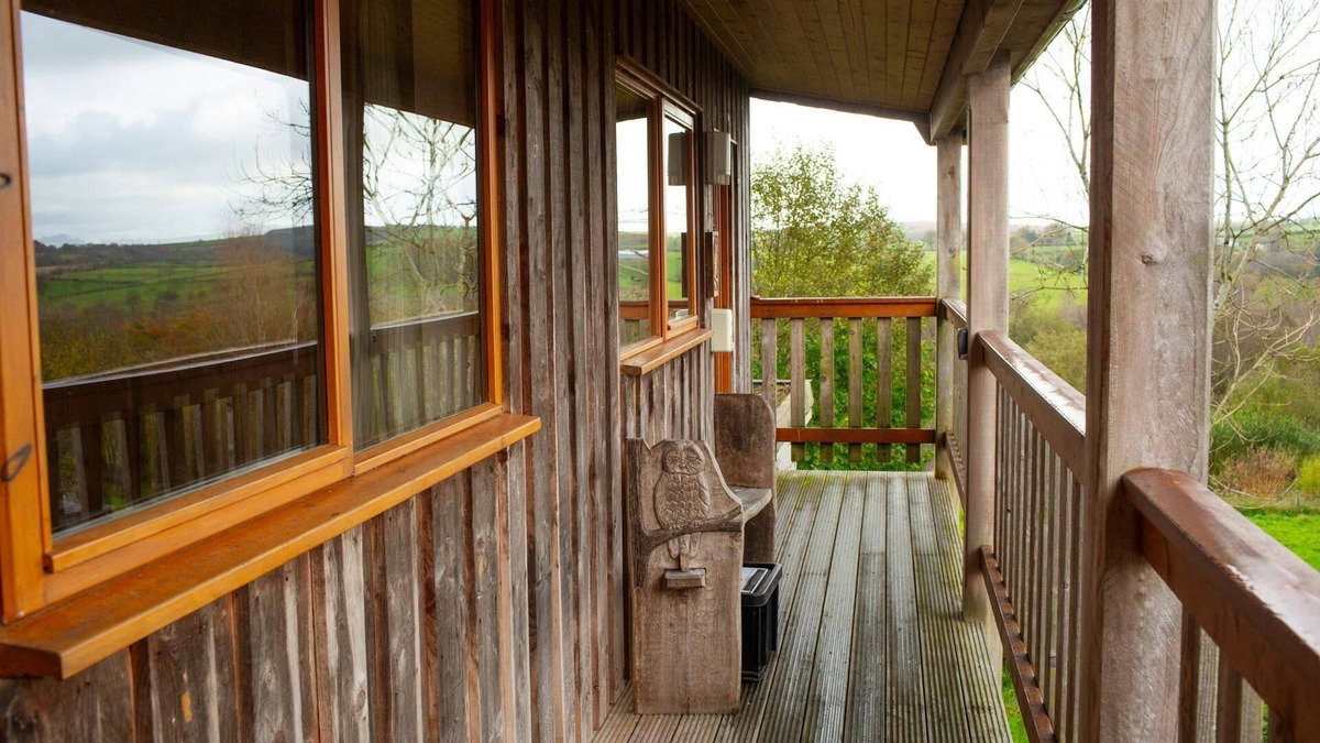 Lampeter Cottage | Owl's Roost Eco Lodge Apartment, Lampeter