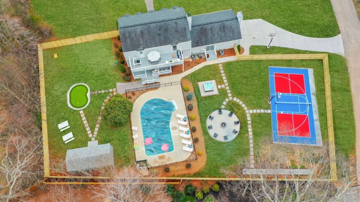Greensboro Apartment | [Owned] Greensboro @ 110 Eva Ln