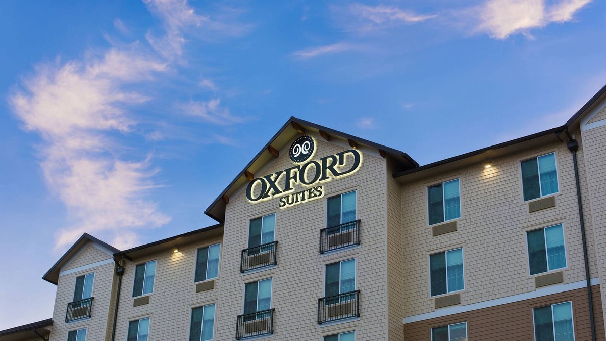 Meridian Hotel | Oxford Suites Bellingham