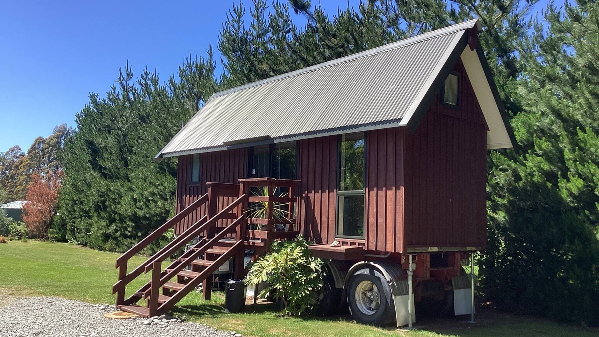 Mount Olympus Ski Field House | Oxford Tiny House - come and experience tiny house living! Set on 10 acres.