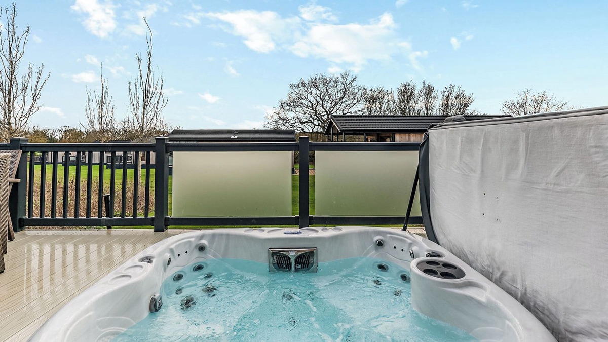 Saintbury Ski Chalet | Oxhill Lodge Premier