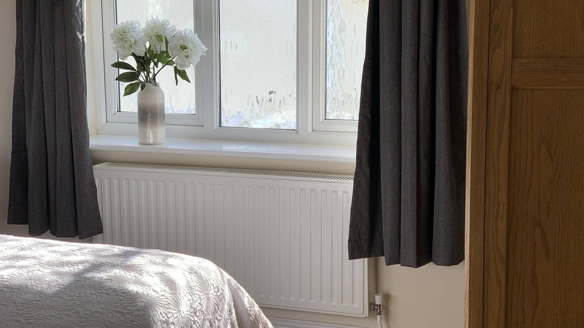 Port-Eynon Cottage | Oxwich View Cottage - short walk to Port Eynon beach and village amenities