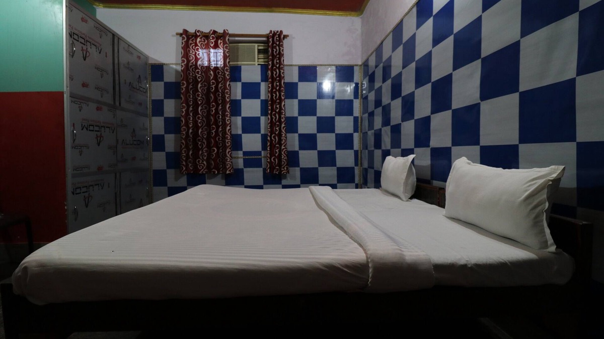 Sahakar Nagar Hotel | OYO 15392 Sri Sai Guru Comforts