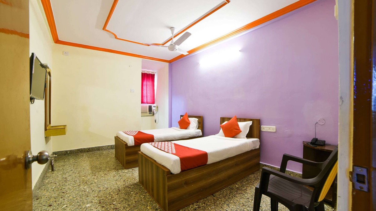 Warangal Hotel | OYO 17316 Radika Residency