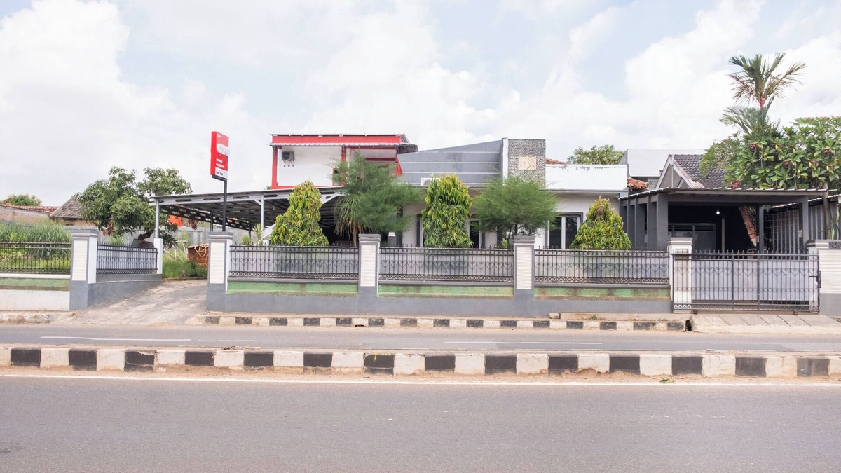 Rajabasa Hotel | OYO 2919 Andung Residence