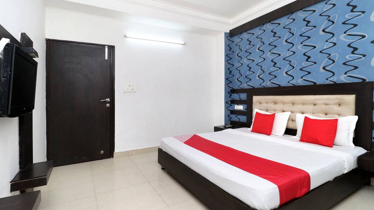 Ambala Hotel | OYO 8627 Hotel Space