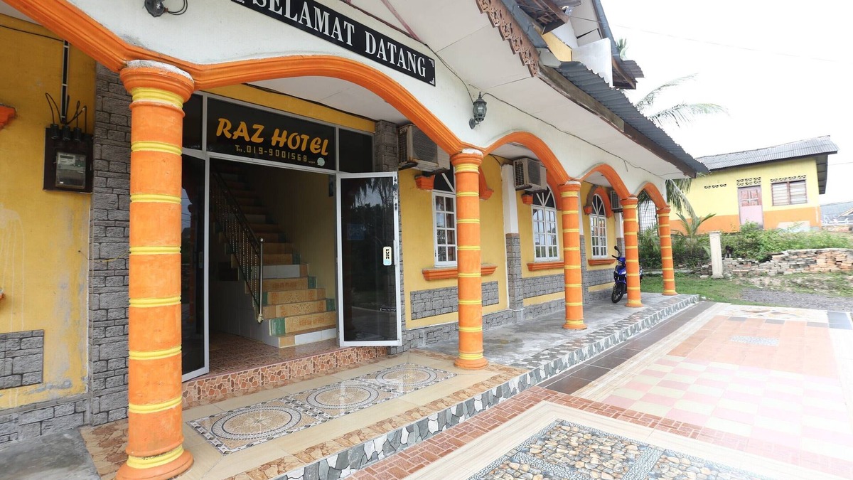 Kampung Ru Lima Hotel | OYO 89819 Raz Hotel Kelulut