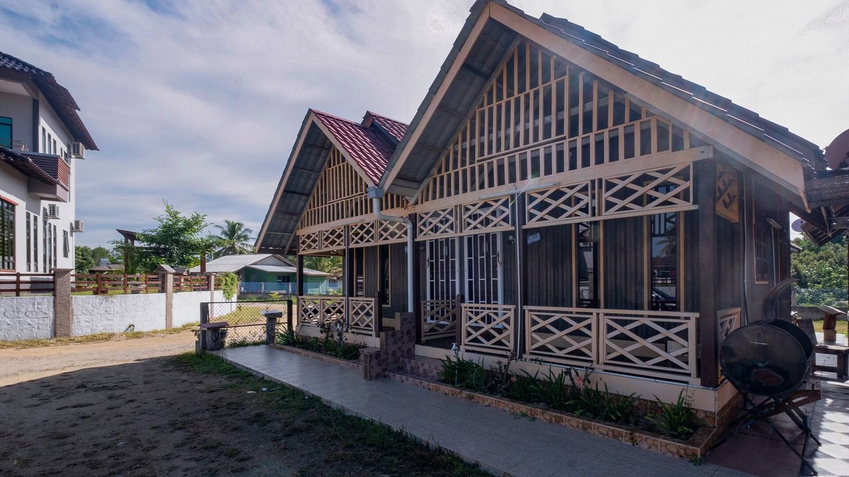 Cherating Hotel | OYO 89873 Nurbayu Chalet