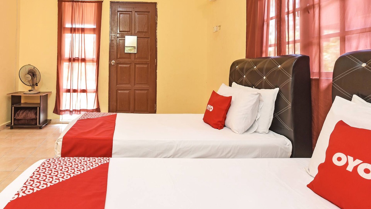 Sungai Jan Hotel | Oyo 90640 D'village River & Cafe Chalet