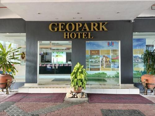 Padang Matsirat Hotel | OYO 90835 Geopark Hotel Kuah