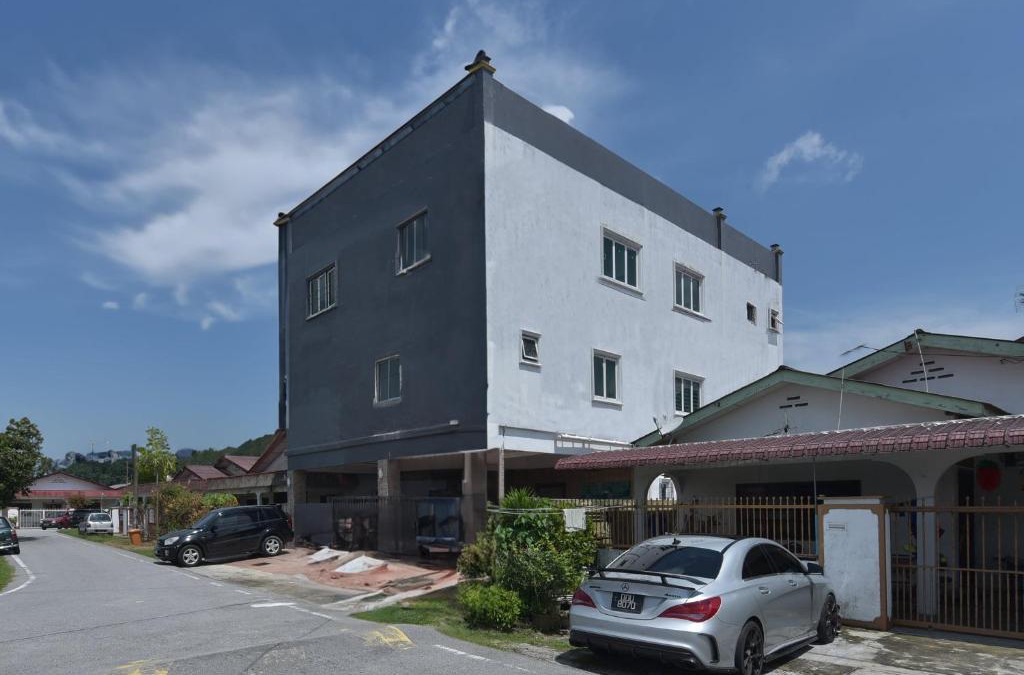 Rawang Hotel | OYO 90889 Narasindo Cottage