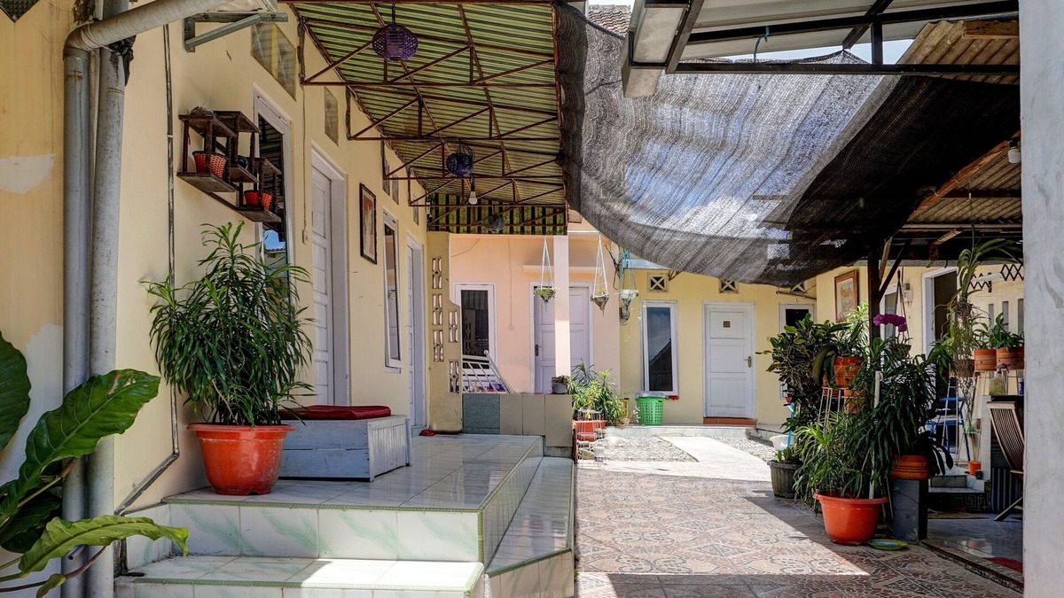 Kanigoro Hotel | OYO 92359 Kost Maluku 36 Family Residence