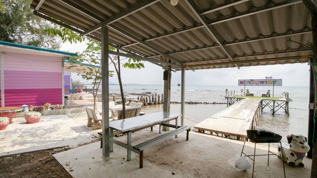 Sattahip Hotel | OYO 931 Sor Chareanpanit