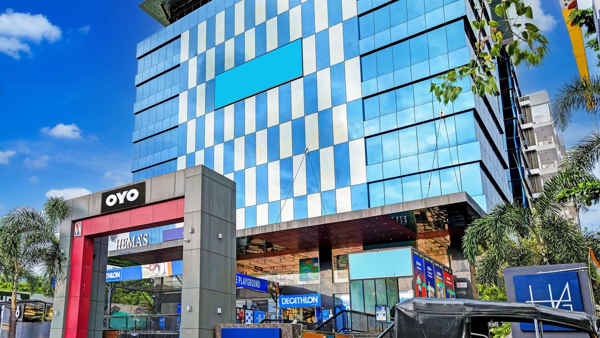 Visakhapatnam Hotel | OYO Flagship Botcha Convection