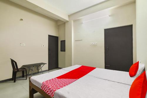 Katpadi Hotel | OYO Flagship Sri Varathi Home Stays