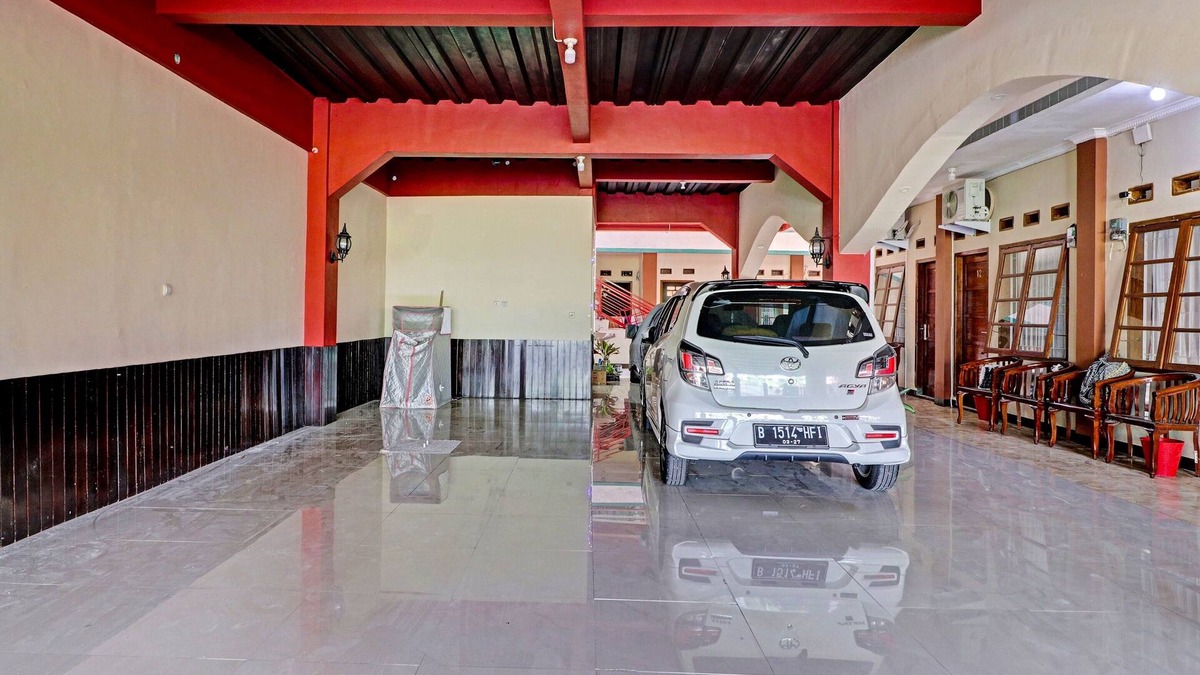 Sumedang Hotel | OYO Life 91480 Putridapisa Syariah