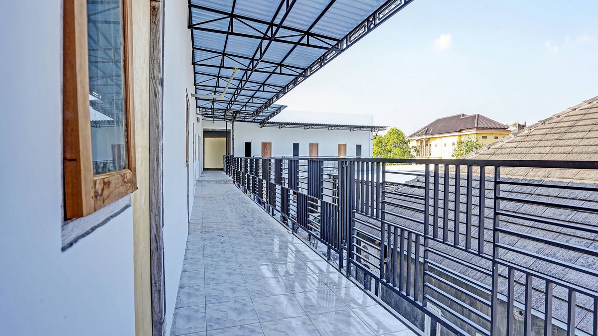 Gresik Hotel | OYO LIFE 91594 Bungah Residence Syariah