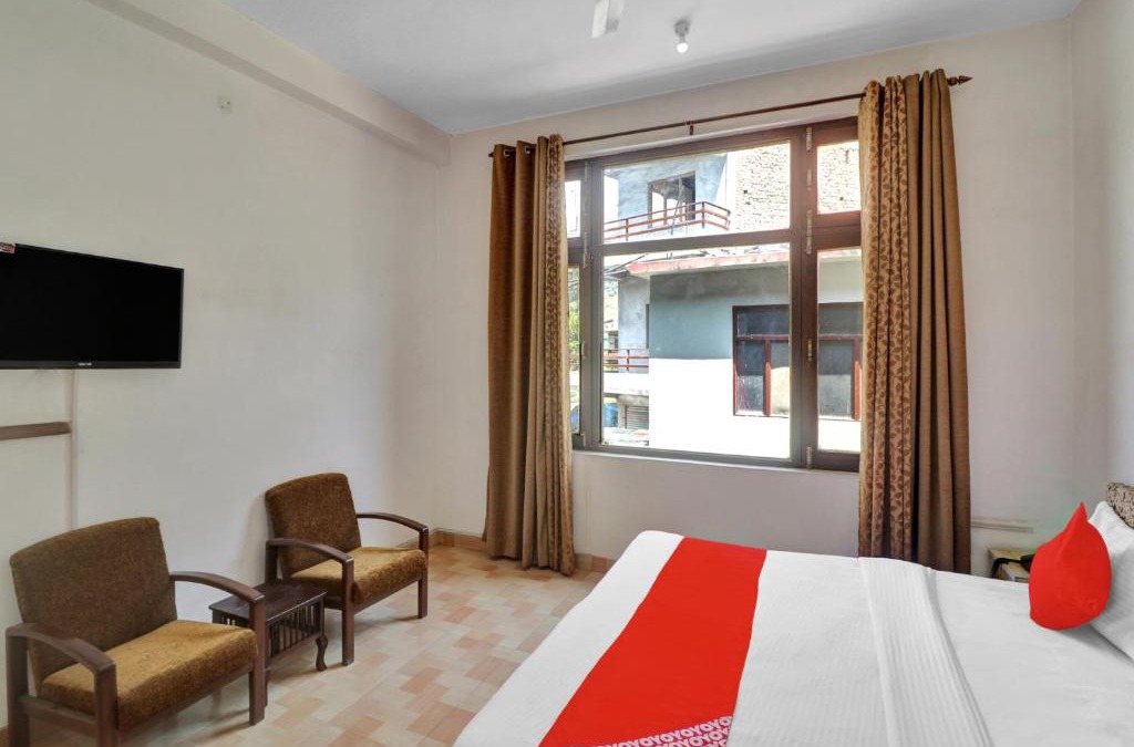 Bajaura Hotel | OYO Rudhra River Huts