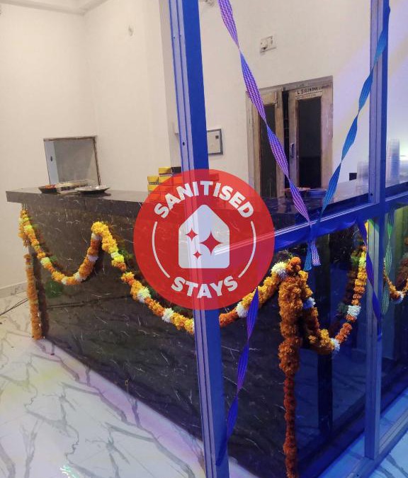 Auraiya Hotel | OYO The Bluemoon