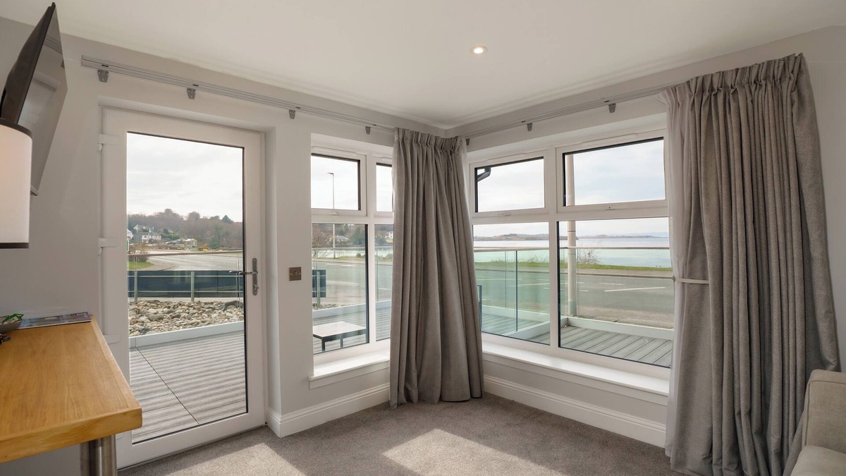 Connel Hotel | Oyster Inn