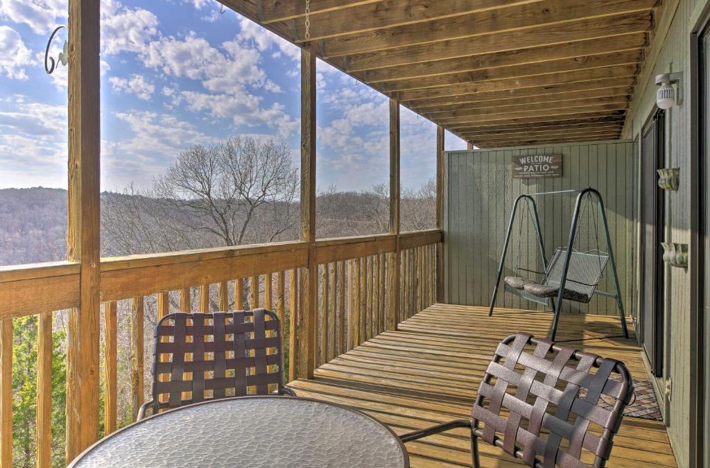 Notch Estates Apartment | Ozark Mountain Condo about 2 Mi to Silver Dollar City!