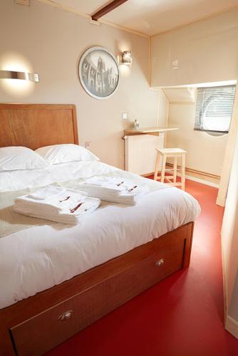 Auvers-sur-Oise Bed & Breakfast | Péniche Daphné's
