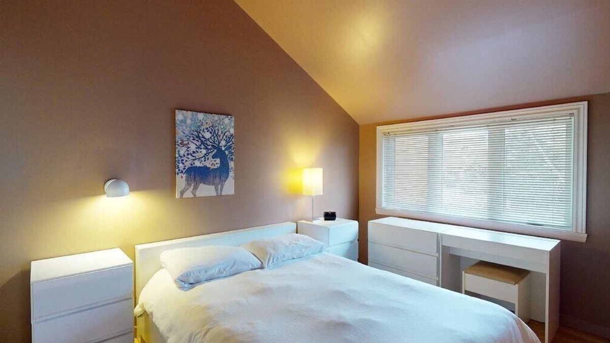 Beaupre Apartment | P-215: 2-bedroom mezzanine condo