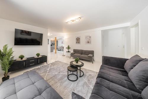 Freiimfelde - Kanenaer Weg Apartment | P3 Premium-Lounge, 5 Zimmer, 140 qm, Parkplatz