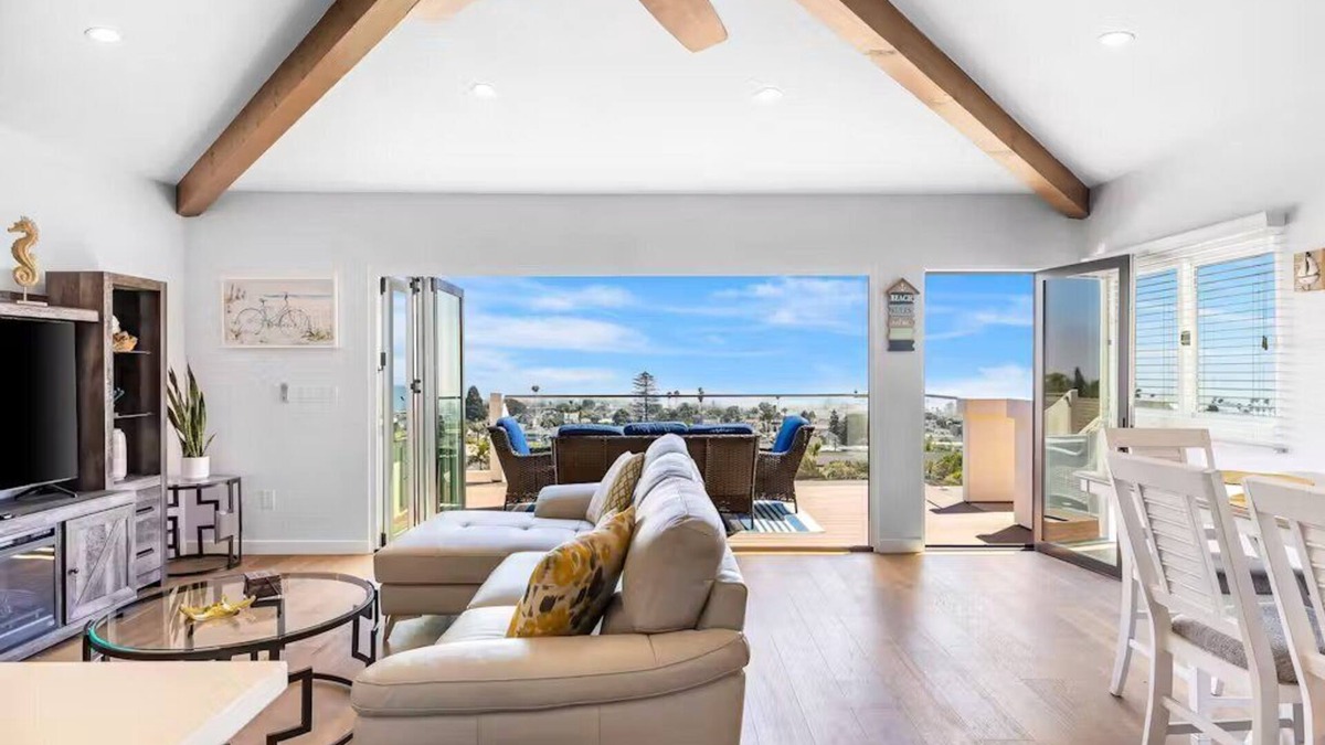 Ventura House | Pacific Combo Homes W/Ocean Views, Patios, 5 Min Walk To Downtown