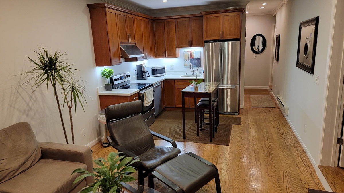 Pacific Heights Condo | Pacific Heights 2BR/1BA