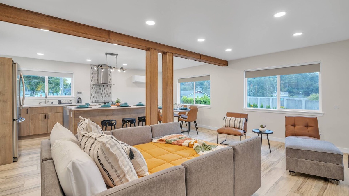 Tukwila House | Pacific Northwest Retreat Duplex 3min from Seattle by RedAwning