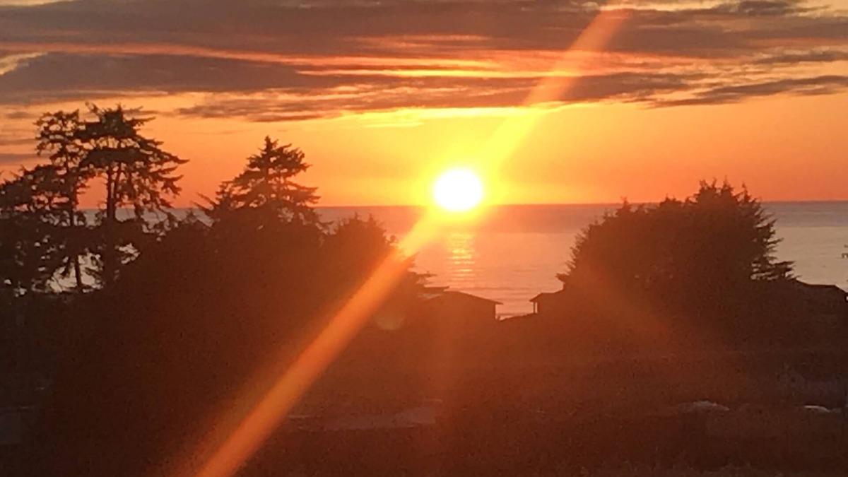 Smith River House | Pacific Sunset House - Spacious Family Home With Exceptional Ocean Views