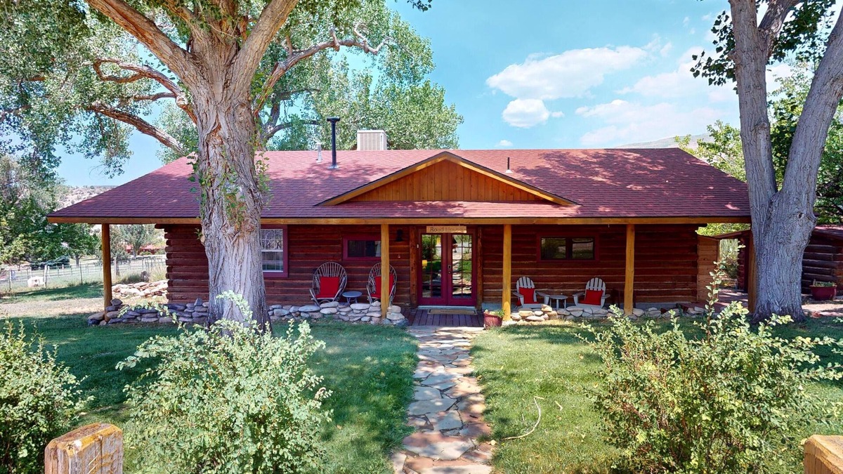 Spanish Valley Cabin | Pack Creek ~ Road House | 2 Bed, 2 Bath