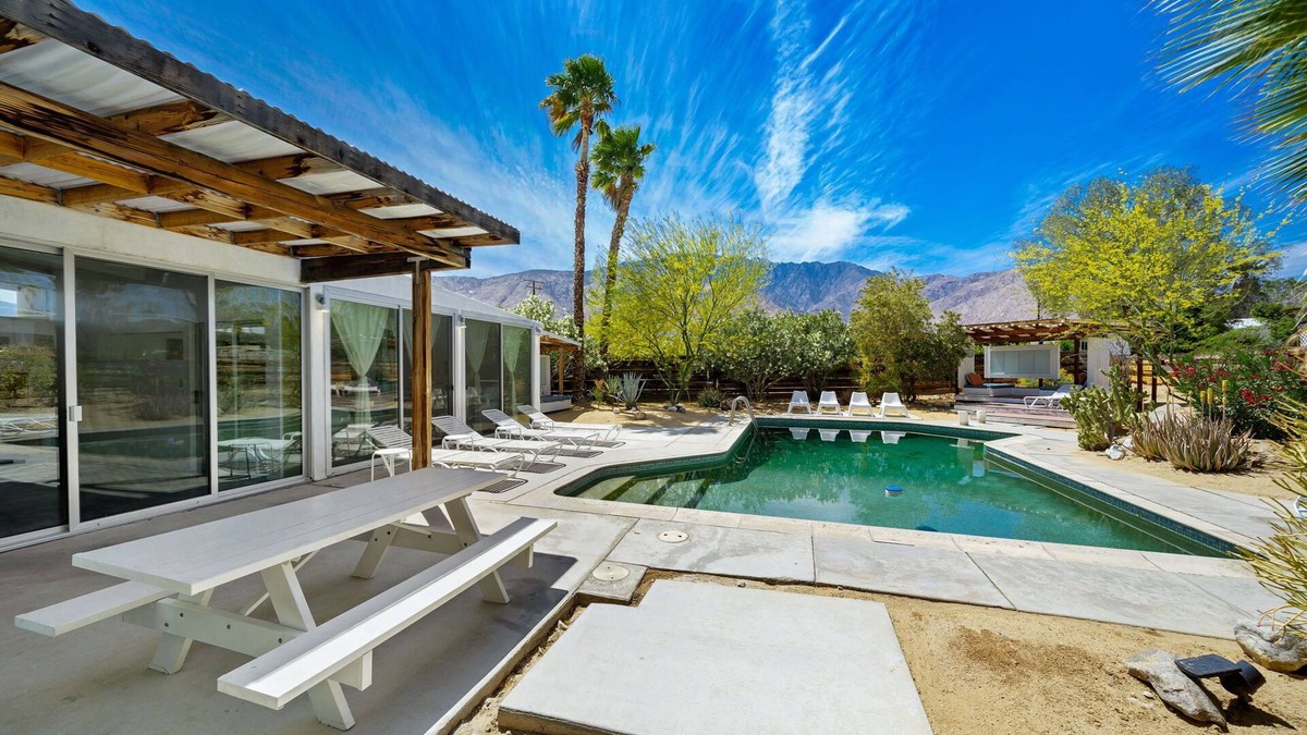 Racquet Club Estates House | pad360! Mid-Century Modern Pool Home, Sleeps 8