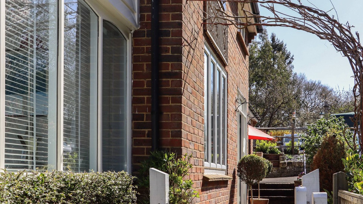 East Farleigh Cottage | Paddock View