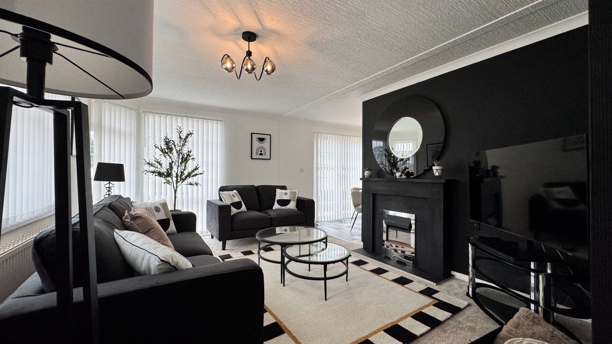 Hethel House | Paddock View - Snetterton, Norfolk