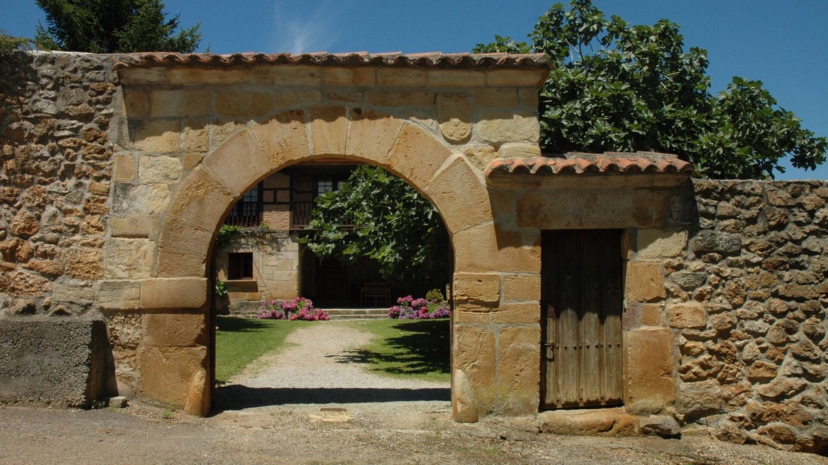 Alfoz de Lloredo Cottage | Padruno 3 apartments for 2/4 people