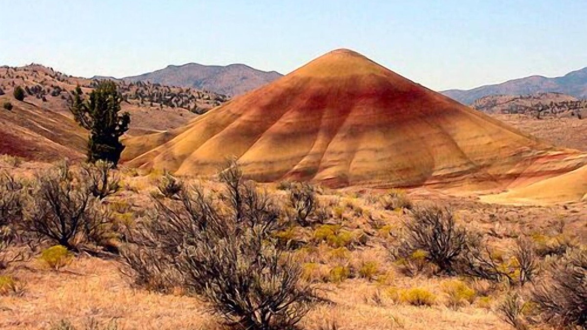 Mitchell House | Painted Hills Vacation - Come visit one of the 7 Wonders of Oregon