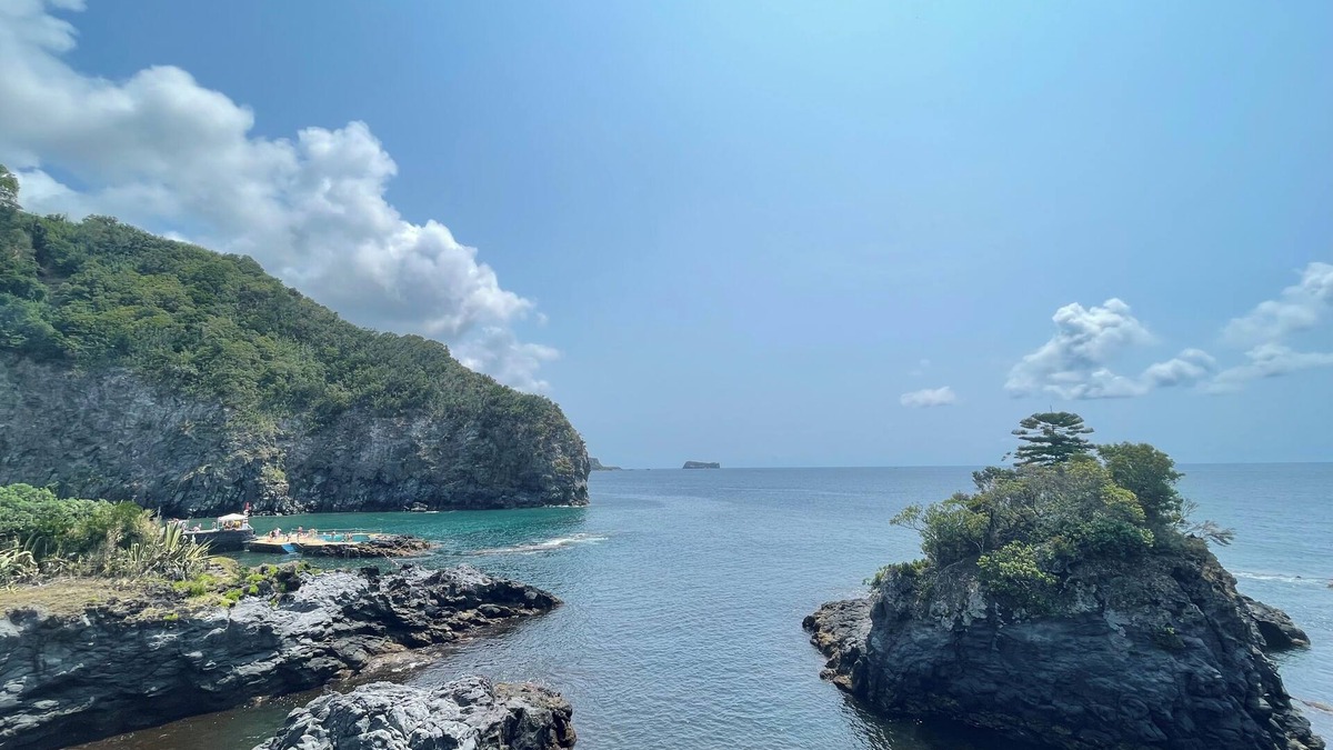 Caloura House | Palace Holiday House, sleeps 8, Seaside Exclusive Villa