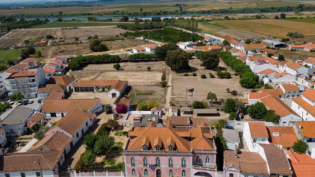 Capelas House | Palacete na Chamusca com Espaço Para Cavalos