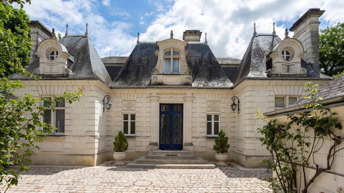 Loches Villa | Palais D’Or - Seven Bedroom Villa, Sleeps 13