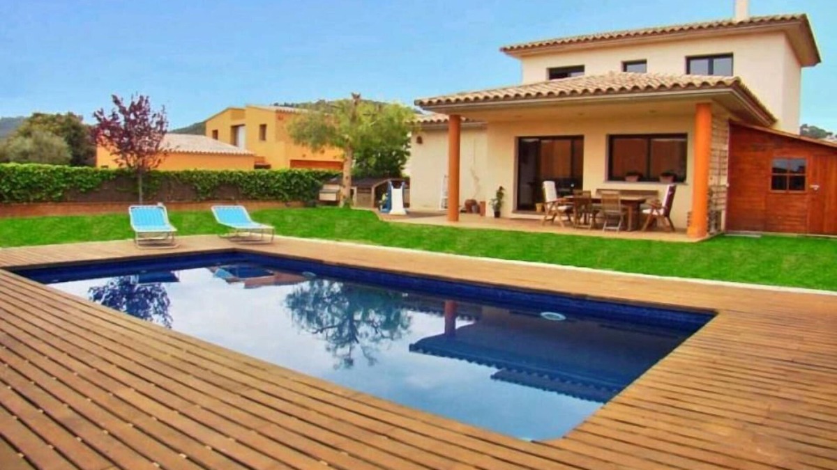 Vall-Llobrega House | Palamos: Independent villa with garden