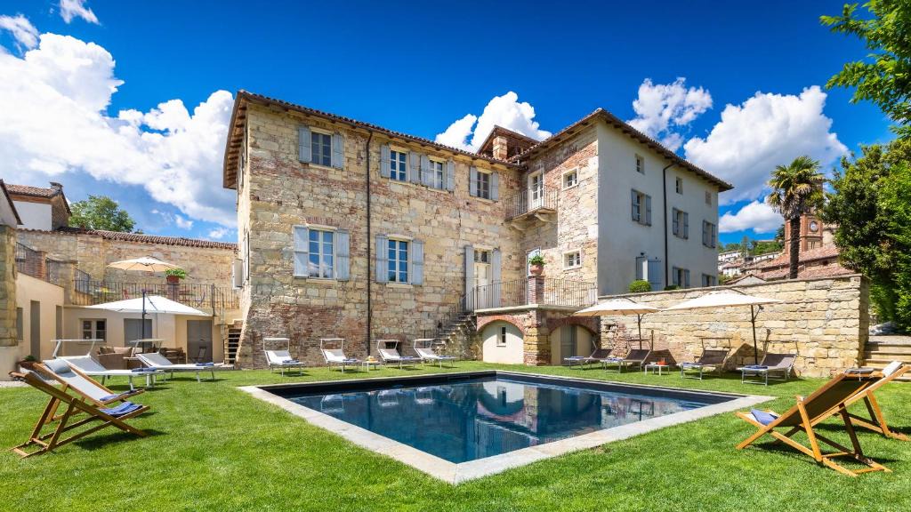 Ottiglio Villa | PALAZZO POZZO BONELLI 14, Emma Villas