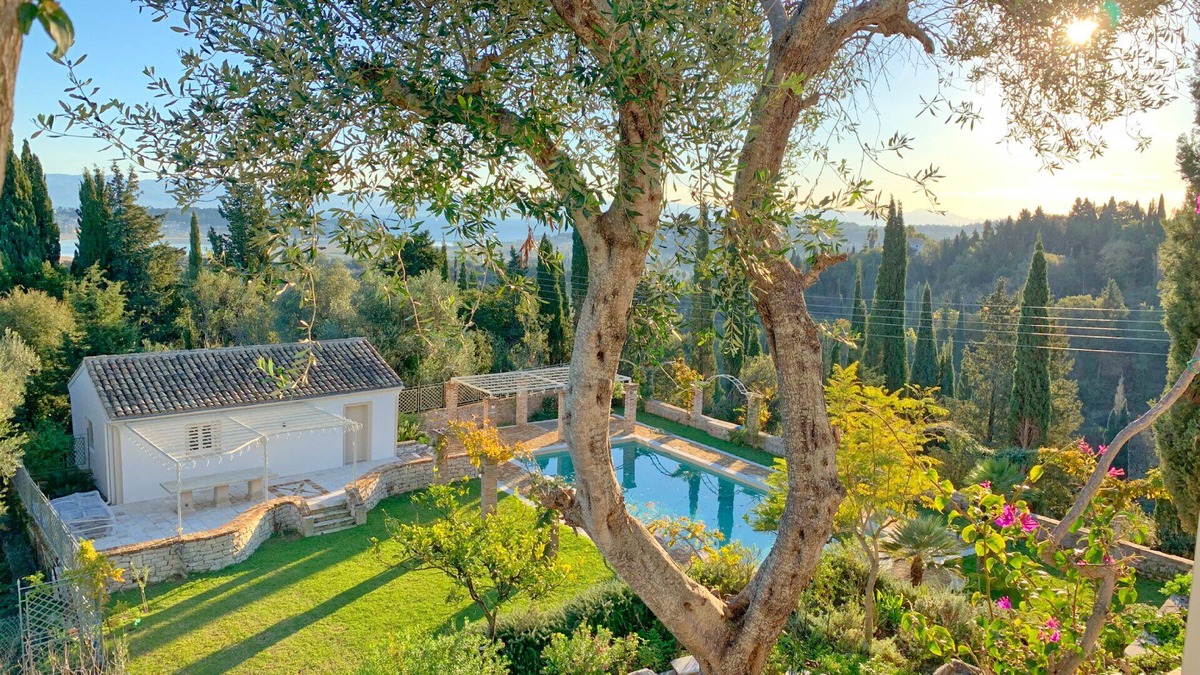 Corfu Villa | Paleopetres La Chataîgne - large private pool - sea views - total privacy -