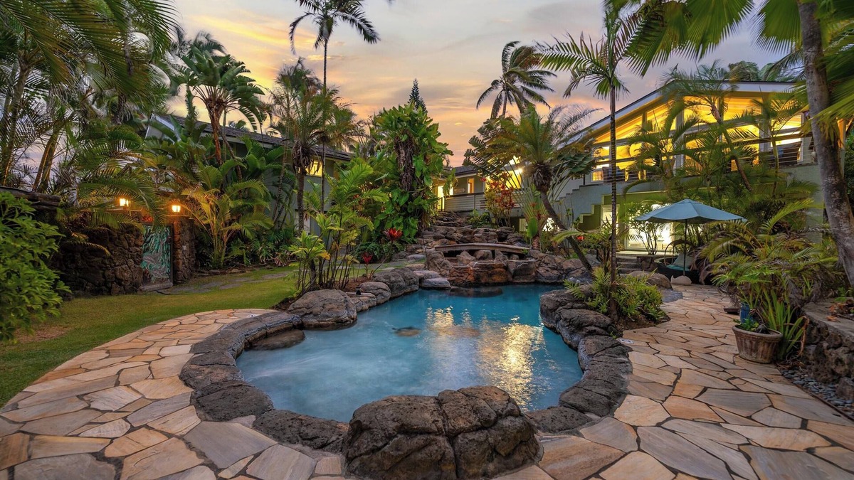 Kalama Tract Condo | Palione Papalani by Avantstay New $1.5m Remodel Steps From Kailua Beach w/Private Pool & Hot Tub