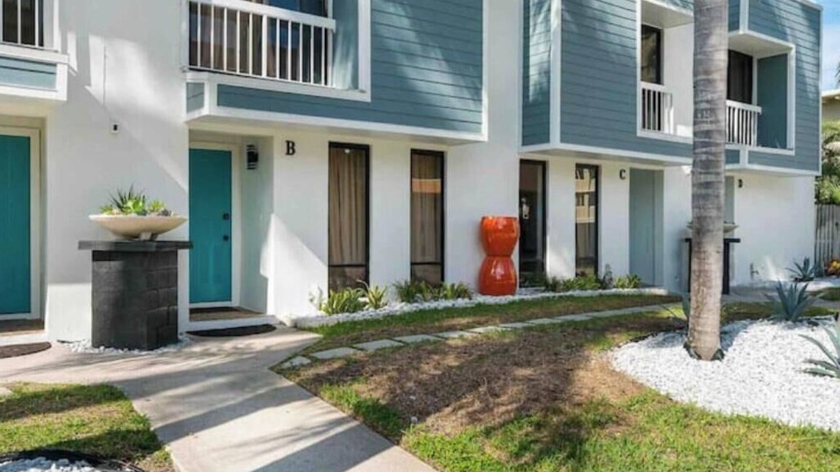 Palm Beach Shores Condo | Palm Beach Shores Townhouse Bleu
