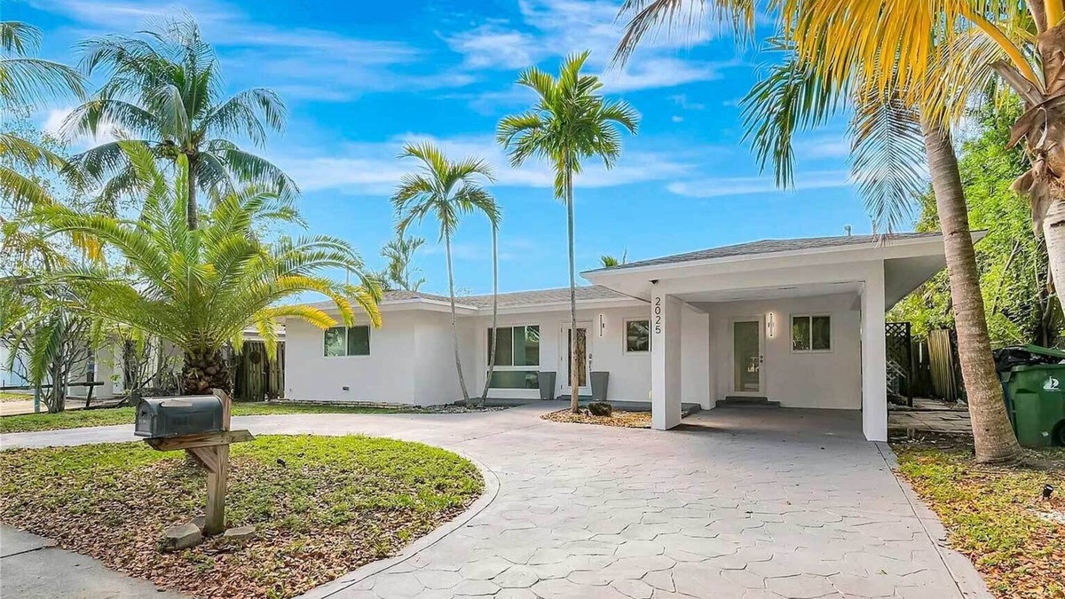 Central Fort Lauderdale House | Palm House near Beach, Game Room, Pool & King Beds