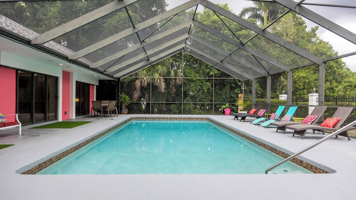 Cypress Lake House | Palm Palace - 2 House Compound Sleeps Up to 22! Huge Pool and near the beaches